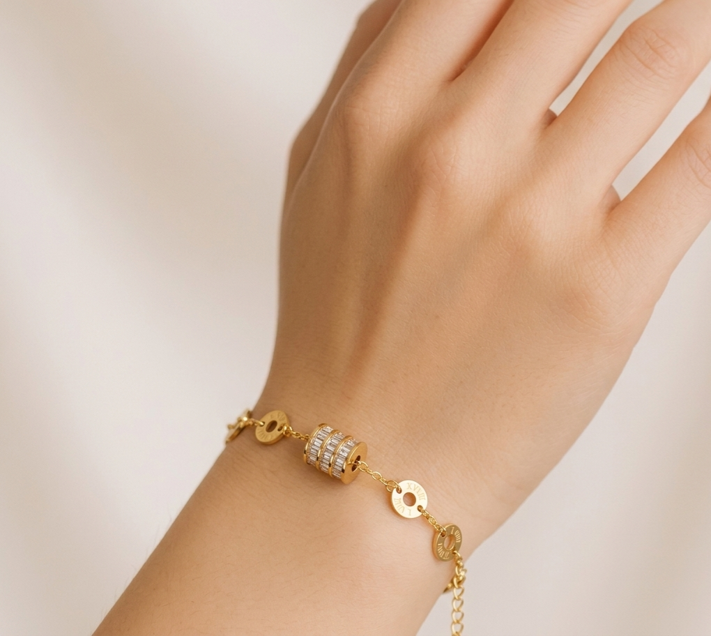 Luna Circle Bracelet